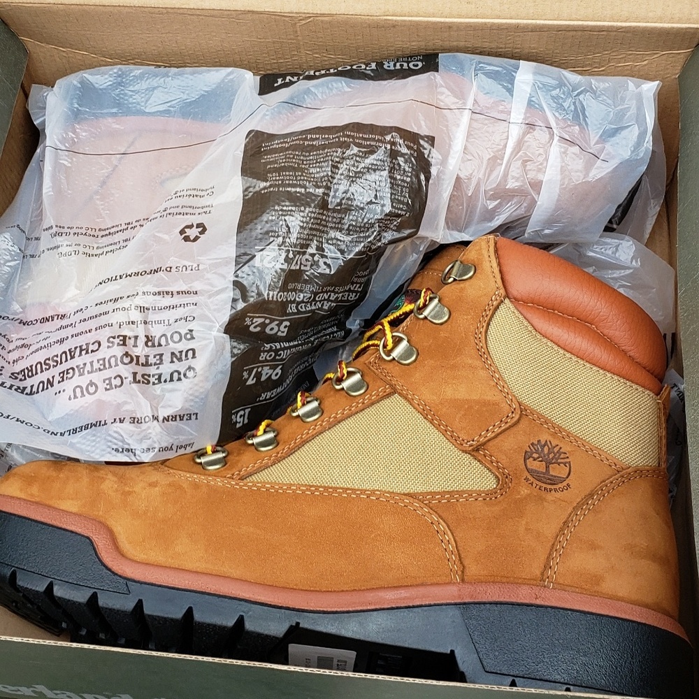 Timberland 6" field boots brand new!
